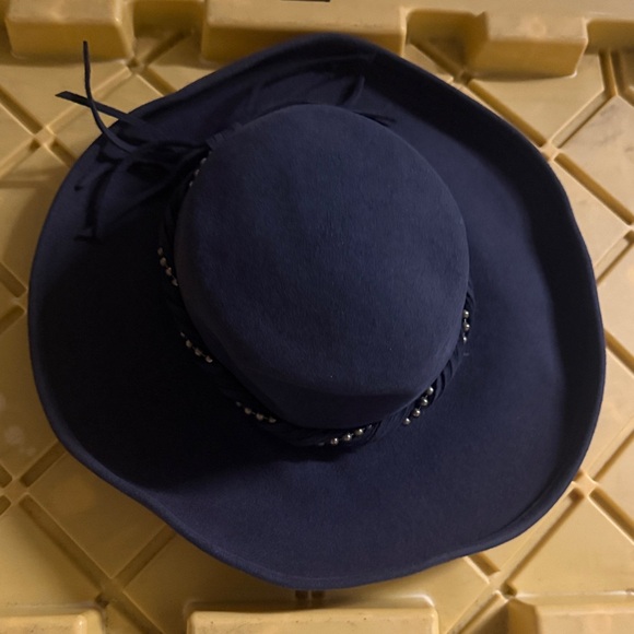 Frank Olive for Neimon Marcus - Picture 6 of 6